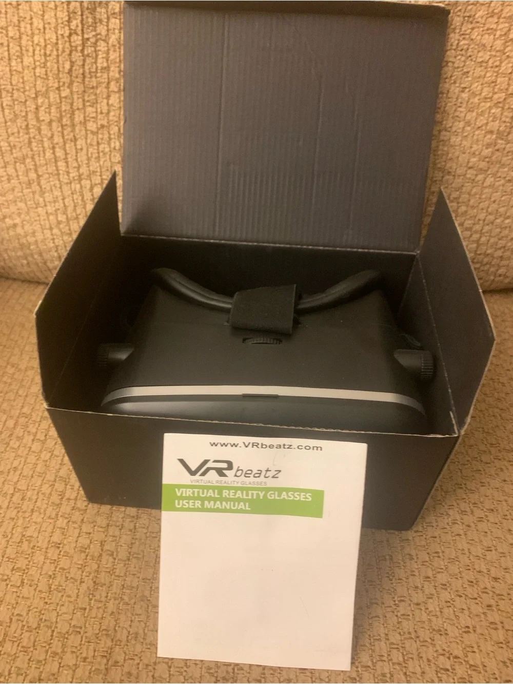Black Smartphone VR Headset with Adjustable Focus